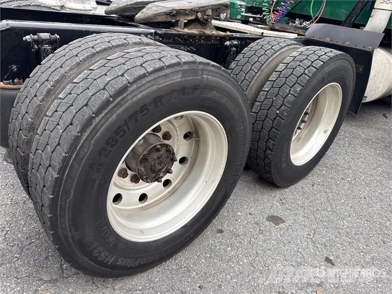 Mack Anthem AN64T 6x4 T/A Sleeper Truck Tractor Ťahače