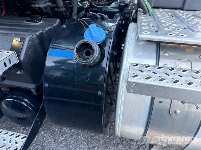 Mack Anthem AN64T 6x4 T/A Day Cab Truck Tractor وحدات الجر