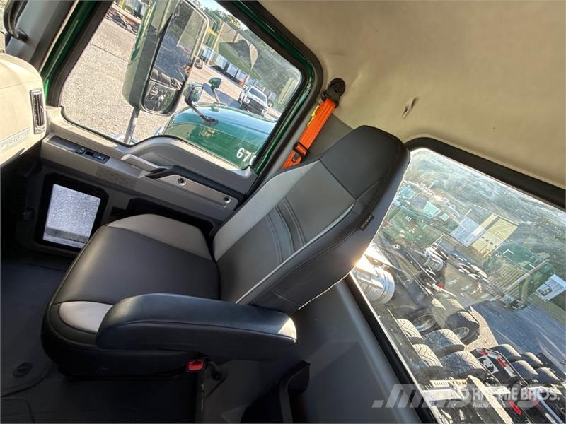 Mack Anthem AN64T 6x4 T/A Day Cab Truck Tractor Sadulveokid
