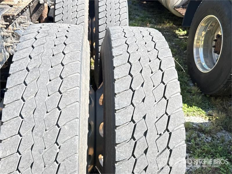 Mack Anthem AN64T 6x4 T/A Sleeper Truck Tractor Седельные тягачи