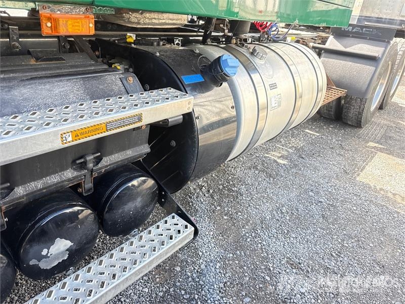 Mack Anthem AN64T 6x4 T/A Sleeper Truck Tractor وحدات الجر