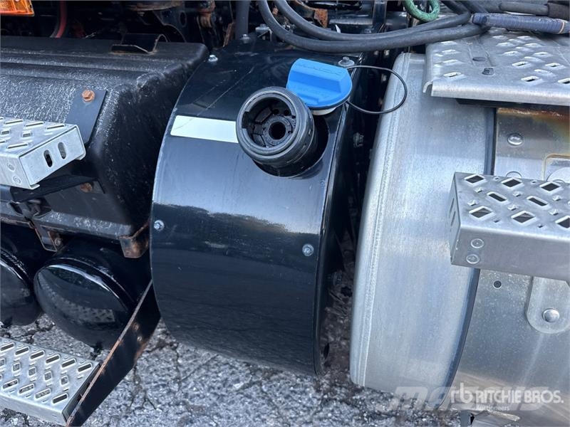 Mack Anthem AN64T 6x4 T/A Day Cab Truck Tractor وحدات الجر