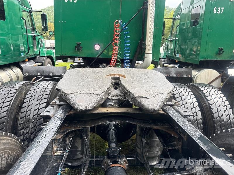 Mack Anthem AN64T 6x4 T/A Sleeper Truck Tractor Tracteur routier