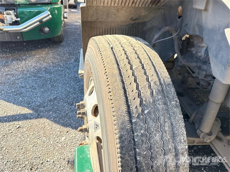 Mack Anthem AN64T 6x4 T/A Day Cab Truck Tractor وحدات الجر