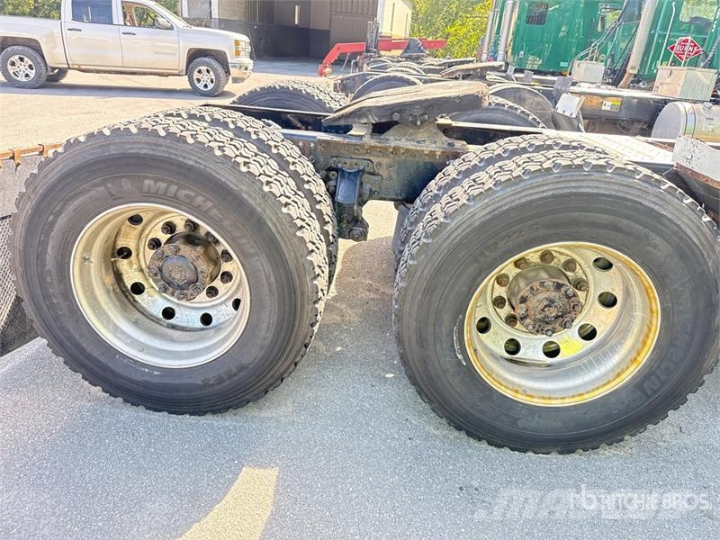 Mack Anthem AN64T 6x4 T/A Sleeper Truck Tractor Седельные тягачи