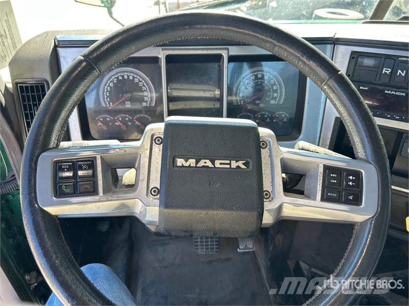 Mack Anthem AN64T 6x4 T/A Day Cab Truck Tractor Tegljači