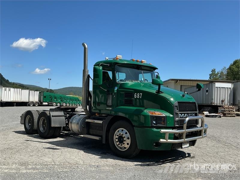 Mack Anthem AN64T 6x4 T/A Day Cab Truck Tractor وحدات الجر