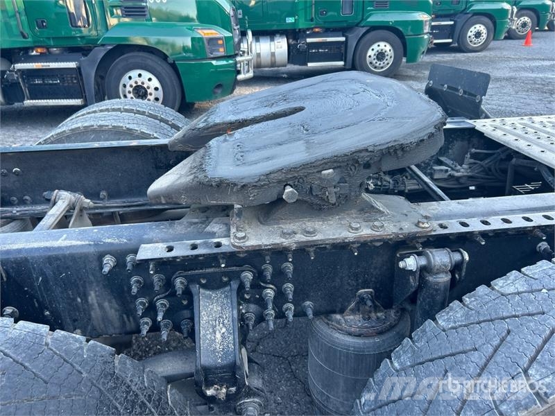 Mack Anthem AN64T 6x4 T/A Sleeper Truck Tractor Sattelzugmaschinen