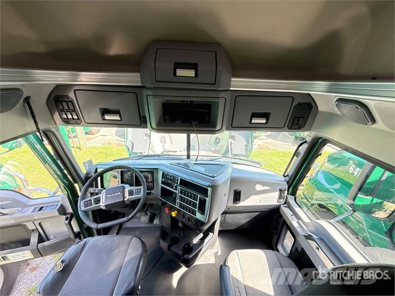 Mack Anthem AN64T 6x4 T/A Sleeper Truck Tractor Седельные тягачи