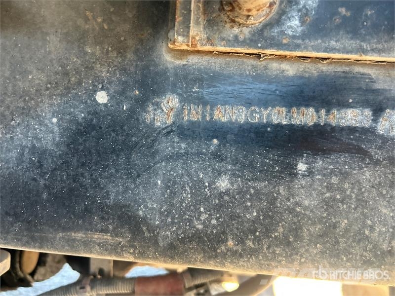Mack Anthem AN64T 6x4 T/A Sleeper Truck Tractor Sattelzugmaschinen