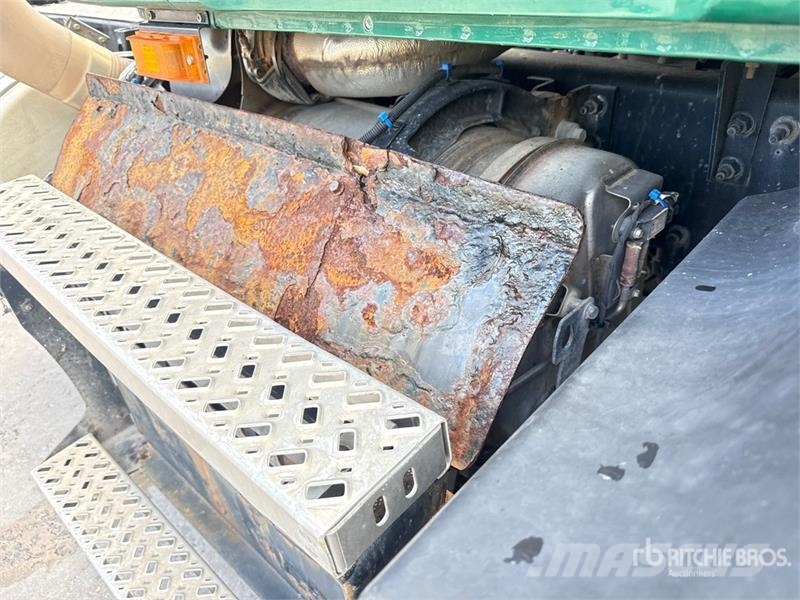 Mack Anthem AN64T 6x4 T/A Day Cab Truck Tractor Vlačilci