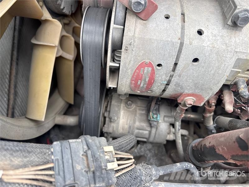 Mack Anthem AN64T 6x4 T/A Sleeper Truck Tractor Ťahače
