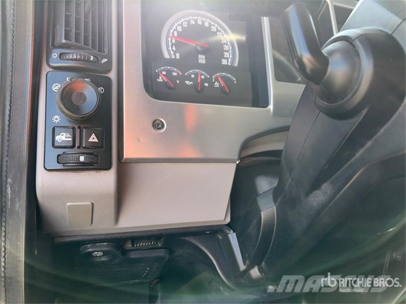 Mack Anthem AN64T 6x4 T/A Day Cab Truck Tractor Motrici e Trattori Stradali
