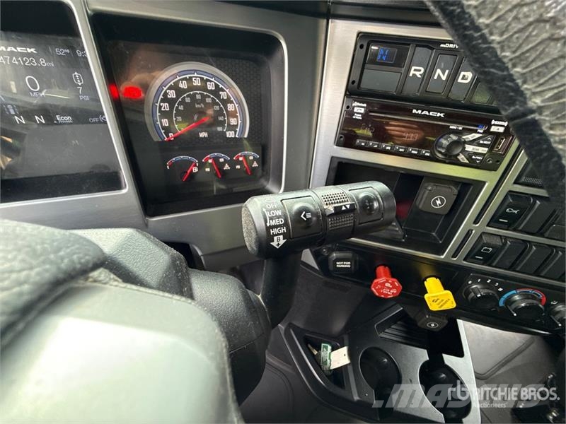 Mack Anthem AN64T 6x4 T/A Sleeper Truck Tractor وحدات الجر