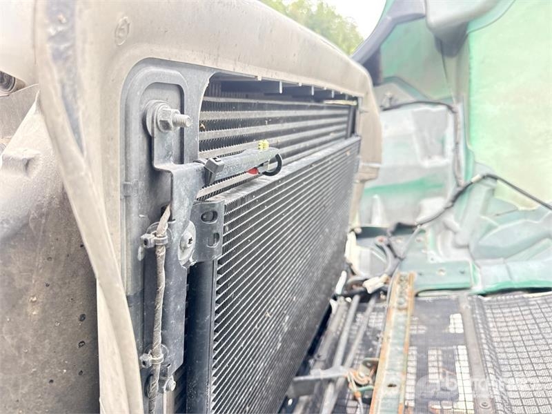 Mack Anthem AN64T 6x4 T/A Sleeper Truck Tractor Ťahače