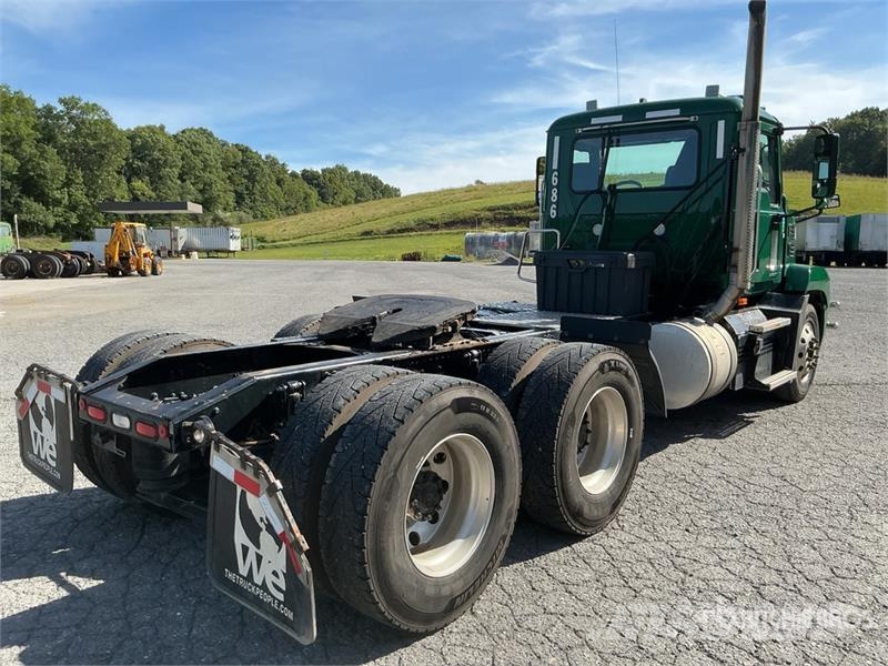 Mack Anthem AN64T 6x4 T/A Day Cab Truck Tractor Sadulveokid