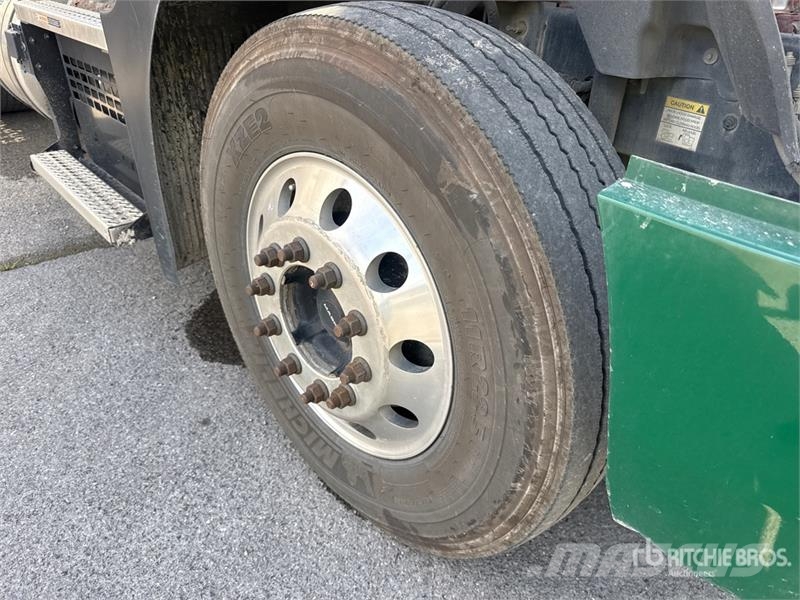 Mack Anthem AN64T 6x4 T/A Day Cab Truck Tractor 트랙터 유닛