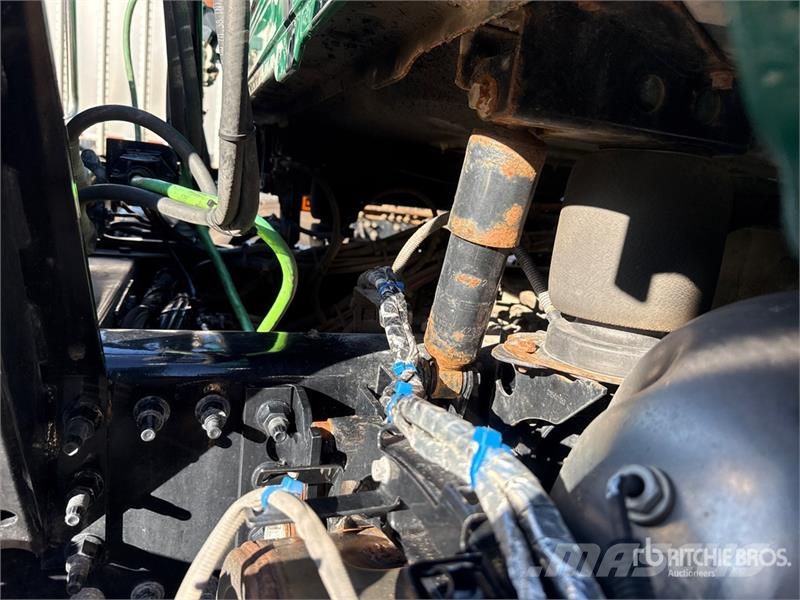 Mack Anthem AN64T 6x4 T/A Day Cab Truck Tractor Sadulveokid