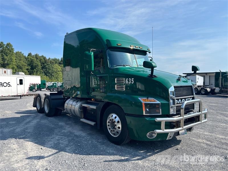 Mack Anthem AN64T 6x4 T/A Sleeper Truck Tractor Ťahače