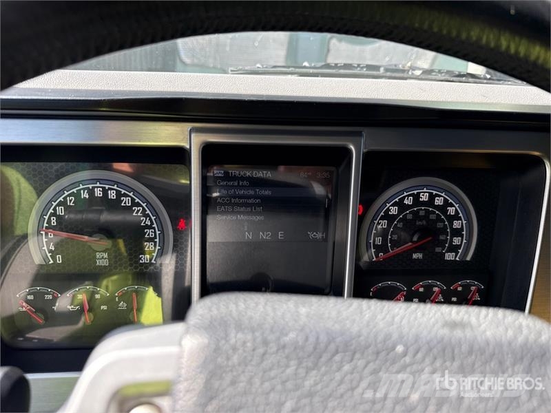 Mack Anthem AN64T 6x4 T/A Sleeper Truck Tractor Седельные тягачи