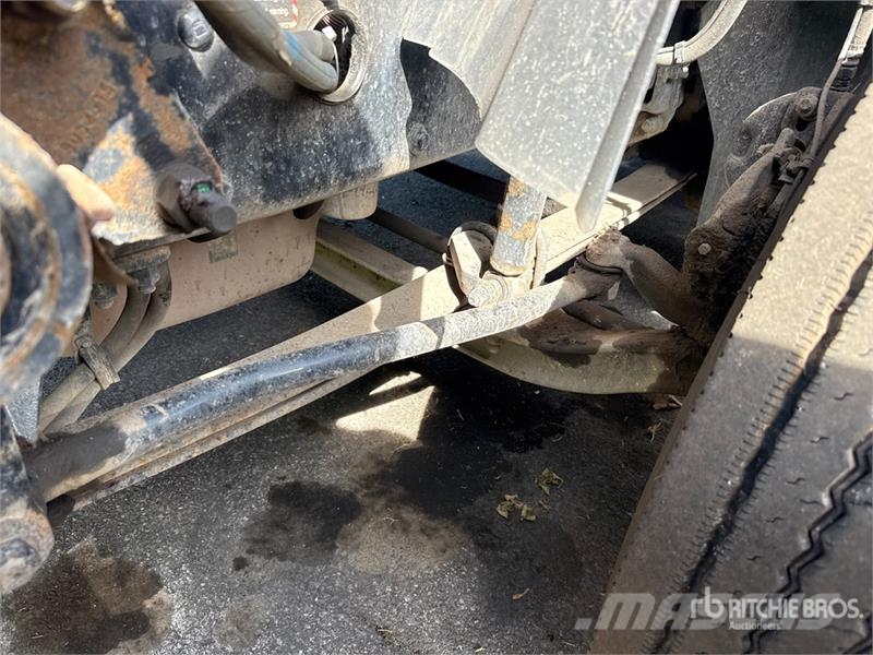 Mack Anthem AN64T 6x4 T/A Sleeper Truck Tractor Седельные тягачи