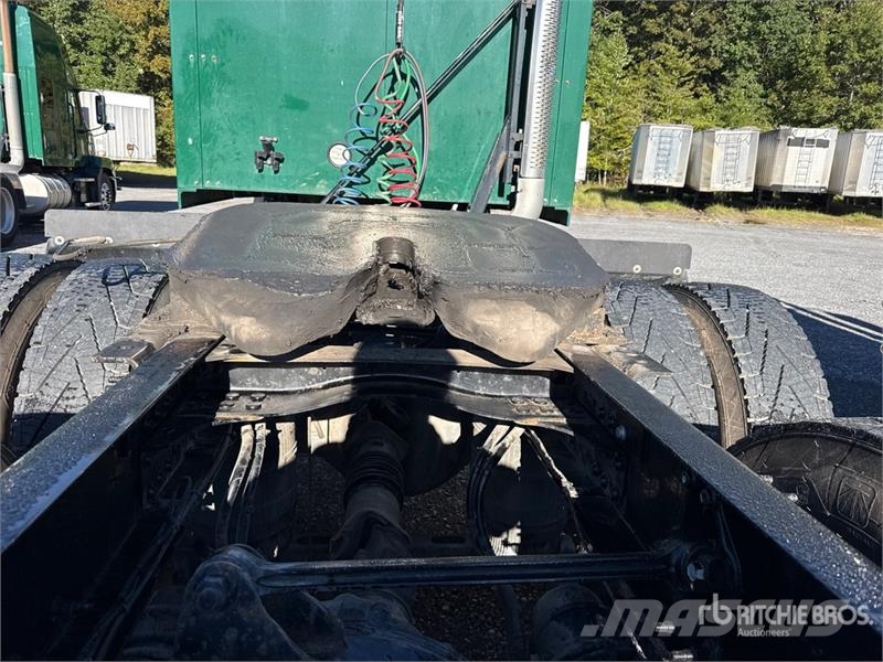 Mack Anthem AN64T 6x4 T/A Sleeper Truck Tractor Влекачи