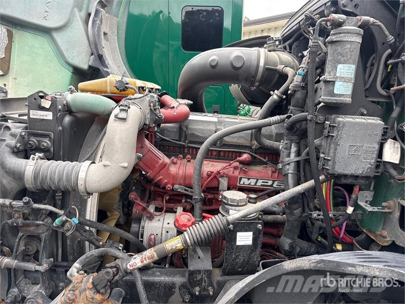 Mack Anthem AN64T 6x4 T/A Sleeper Truck Tractor Ťahače
