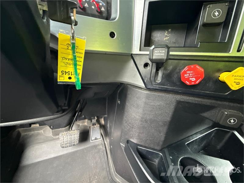 Mack Anthem AN64T 6x4 T/A Sleeper Truck Tractor وحدات الجر