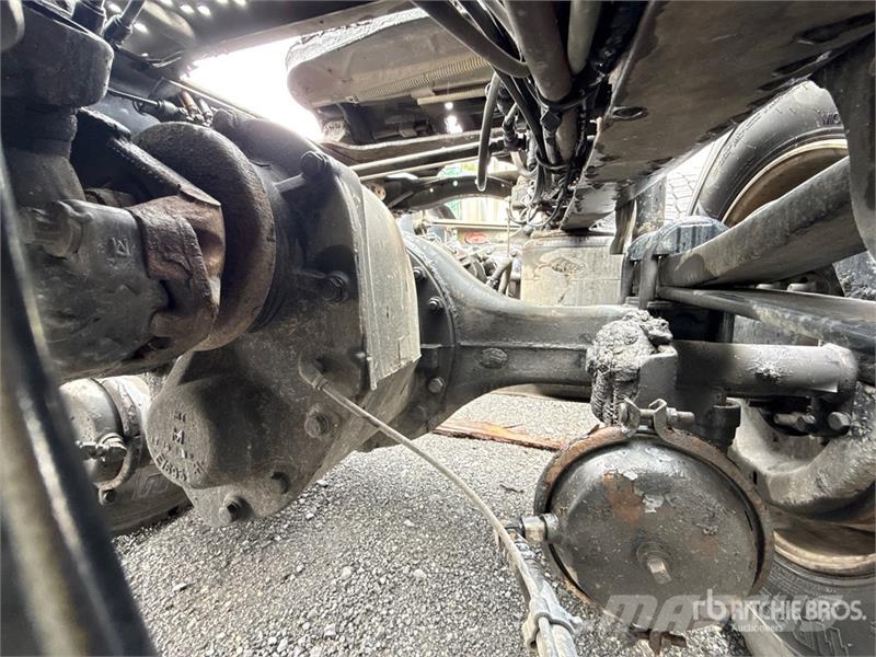 Mack Anthem AN64T 6x4 T/A Sleeper Truck Tractor وحدات الجر