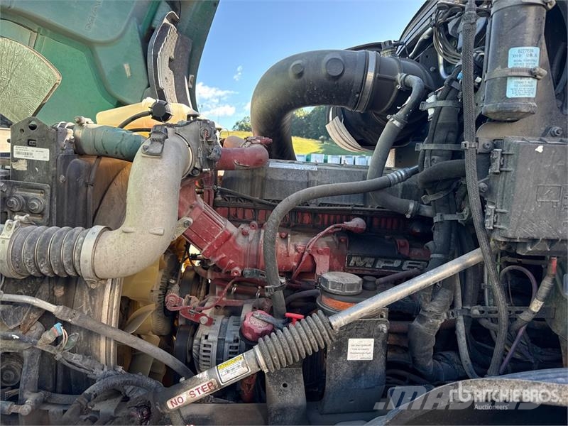 Mack Anthem AN64T 6x4 T/A Day Cab Truck Tractor Sadulveokid