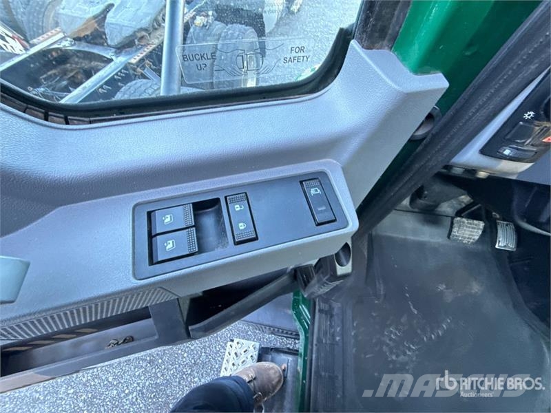 Mack Anthem AN64T 6x4 T/A Day Cab Truck Tractor وحدات الجر