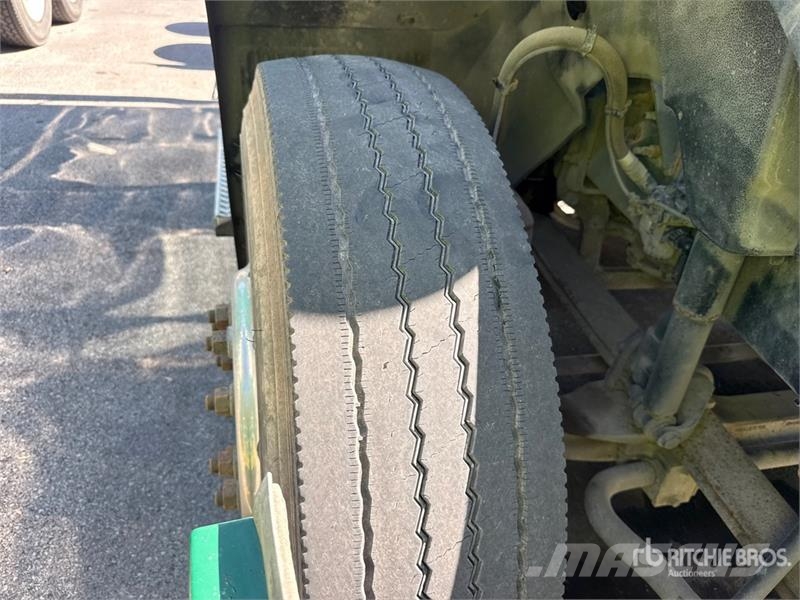 Mack Anthem AN64T 6x4 T/A Sleeper Truck Tractor Седельные тягачи
