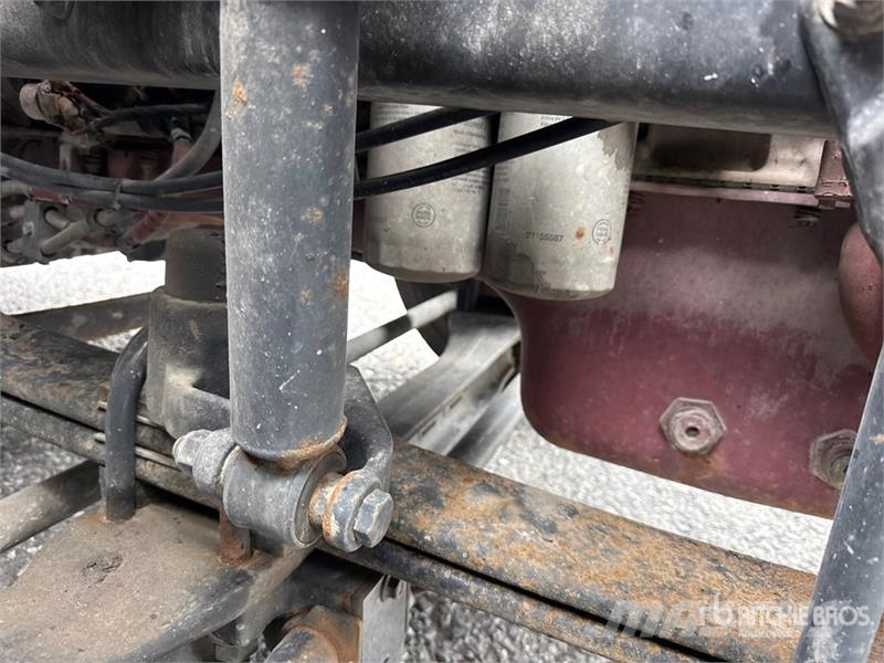 Mack Anthem AN64T 6x4 T/A Sleeper Truck Tractor Ťahače