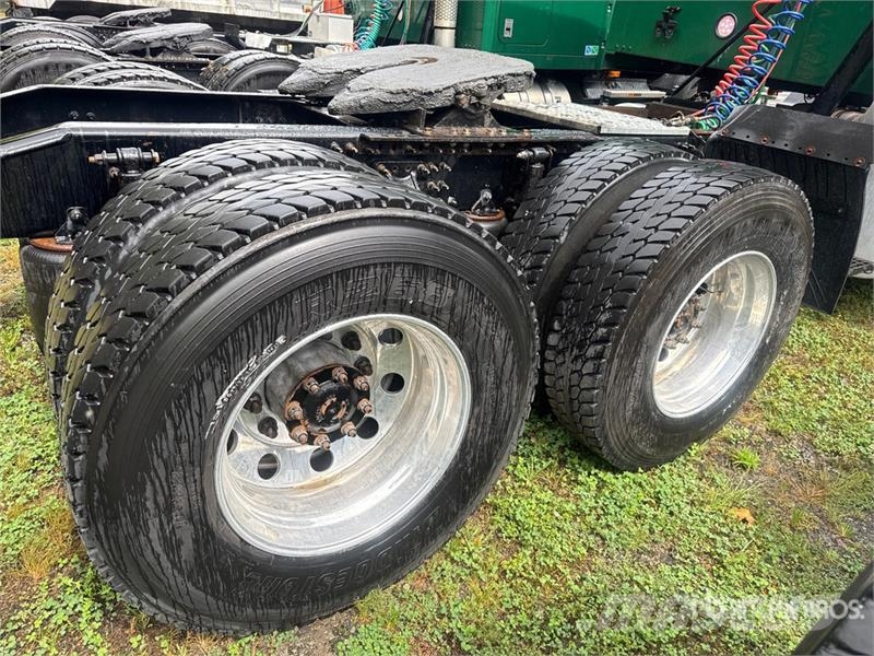 Mack Anthem AN64T 6x4 T/A Sleeper Truck Tractor Tracteur routier
