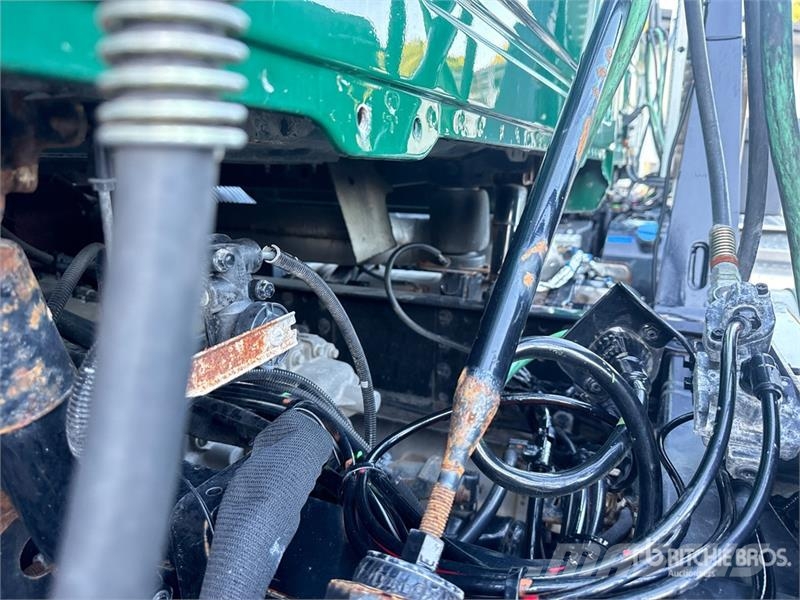 Mack Anthem AN64T 6x4 T/A Day Cab Truck Tractor وحدات الجر