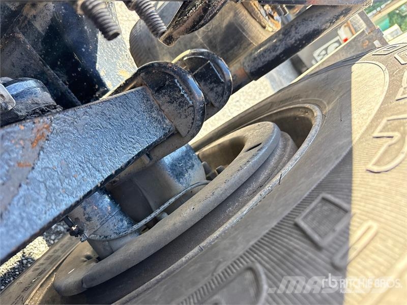 Mack Anthem AN64T 6x4 T/A Day Cab Truck Tractor وحدات الجر