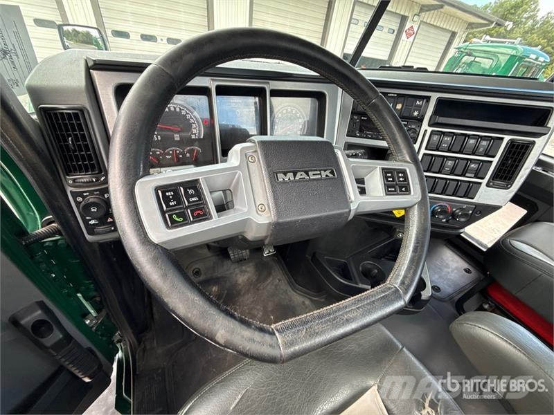 Mack Anthem AN64T 6x4 T/A Day Cab Truck Tractor Sattelzugmaschinen