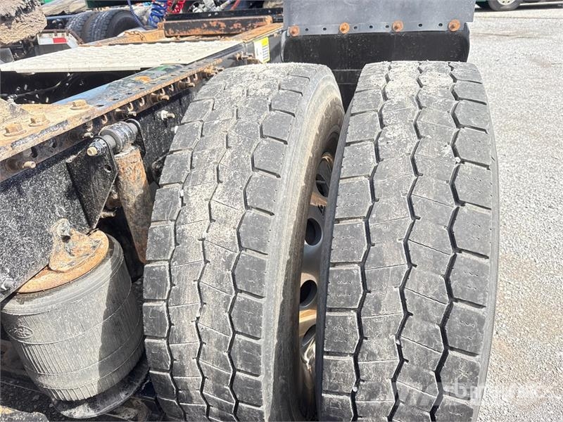 Mack Anthem AN64T 6x4 T/A Sleeper Truck Tractor وحدات الجر
