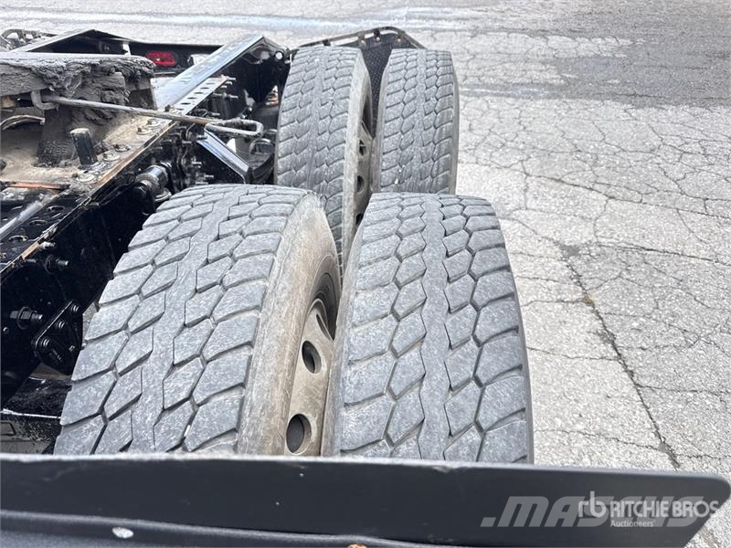 Mack Anthem AN64T 6x4 T/A Day Cab Truck Tractor Sattelzugmaschinen