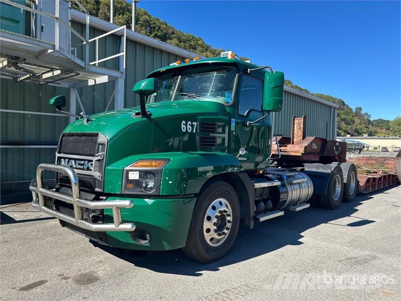 Mack Anthem AN64T 6x4 T/A Day Cab Truck Tractor Tegljači