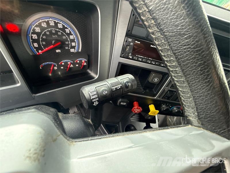 Mack Anthem AN64T 6x4 T/A Sleeper Truck Tractor وحدات الجر