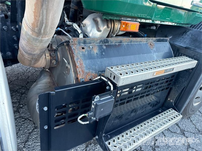 Mack Anthem AN64T 6x4 T/A Day Cab Truck Tractor وحدات الجر