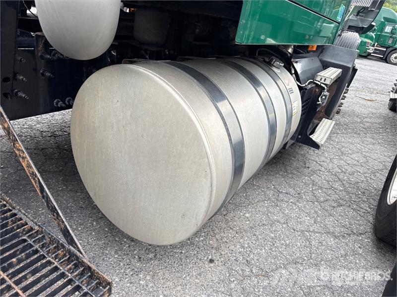 Mack Anthem AN64T 6x4 T/A Sleeper Truck Tractor Ťahače
