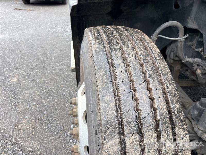 Mack Anthem AN64T 6x4 T/A Sleeper Truck Tractor وحدات الجر