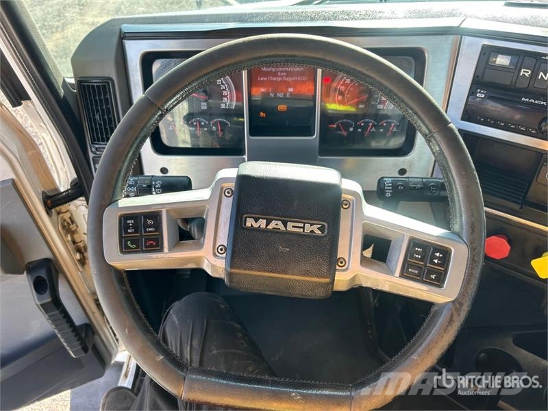 Mack Anthem AN64T 6x4 T/A Day Cab Truck Tractor Motrici e Trattori Stradali