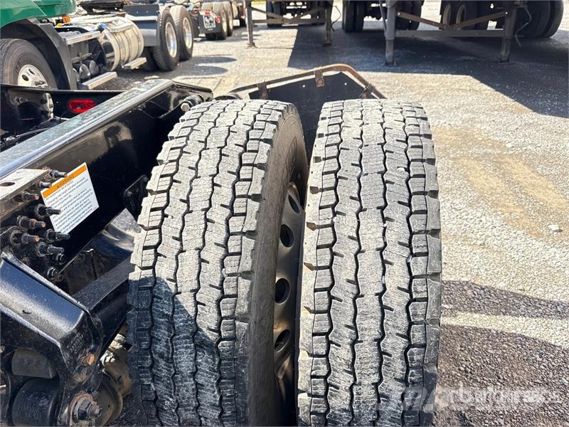 Mack Anthem AN64T 6x4 T/A Sleeper Truck Tractor وحدات الجر