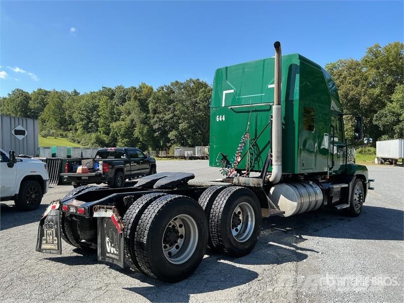 Mack Anthem AN64T 6x4 T/A Sleeper Truck Tractor Ťahače