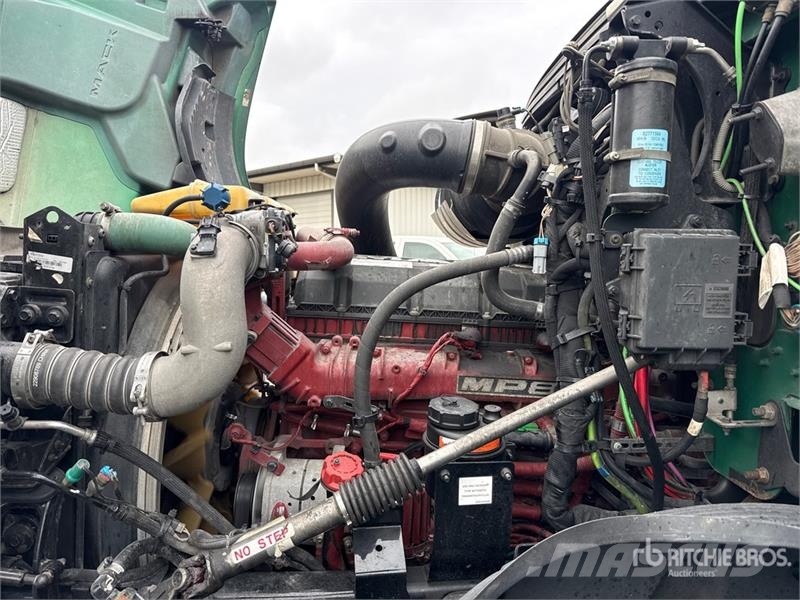 Mack Anthem AN64T 6x4 T/A Sleeper Truck Tractor وحدات الجر