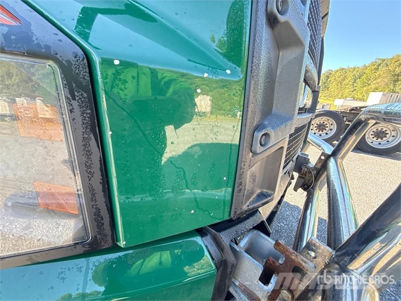 Mack Anthem AN64T 6x4 T/A Sleeper Truck Tractor Влекачи