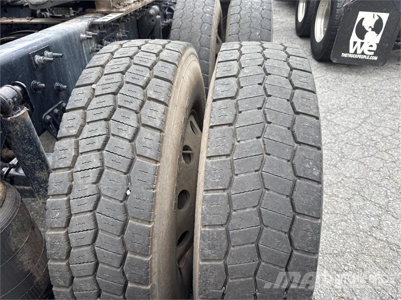 Mack Anthem AN64T 6x4 T/A Sleeper Truck Tractor وحدات الجر